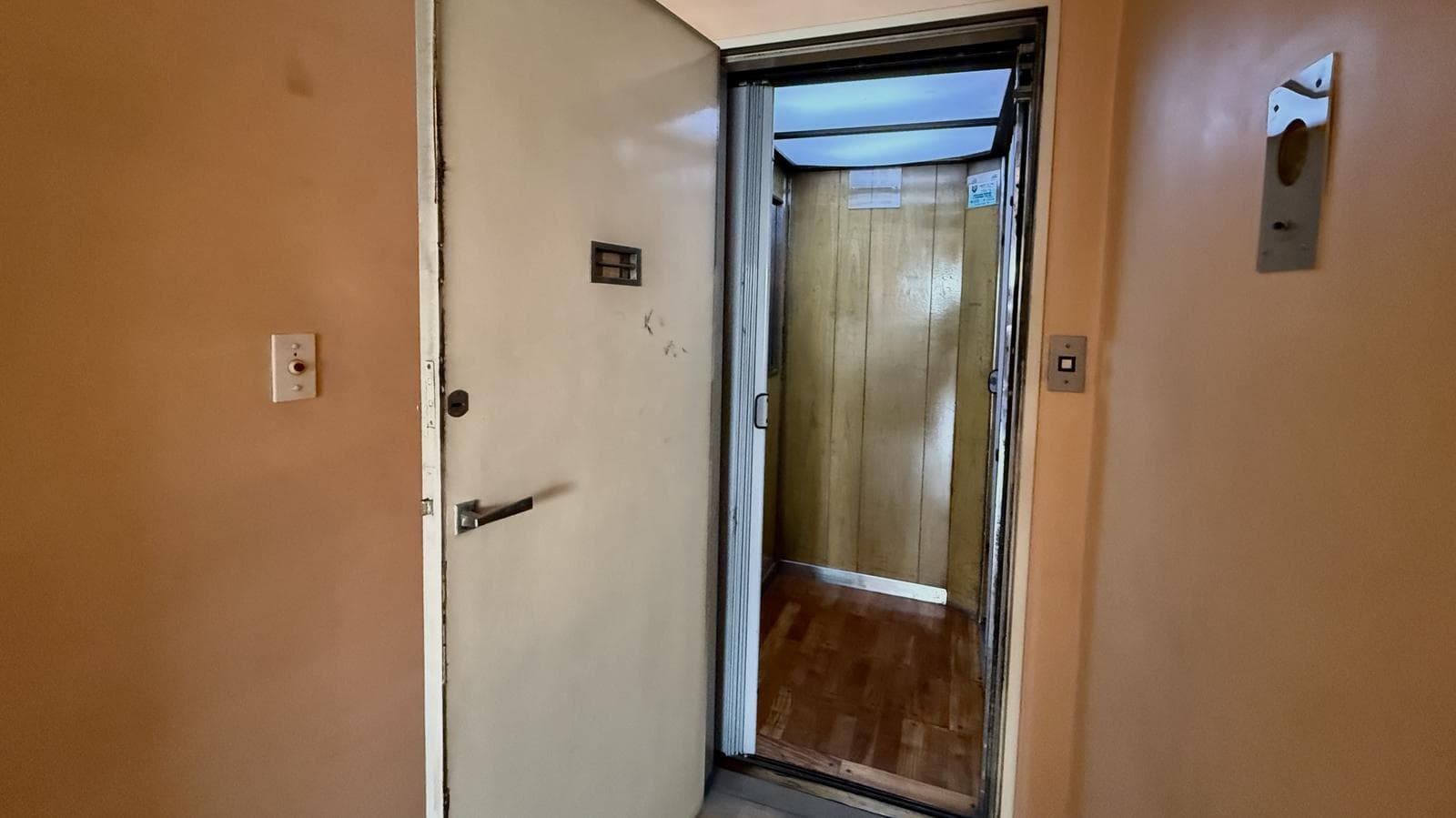 4-Bedroom Apartment for Sale with Balcony and Storage Room in Caballito