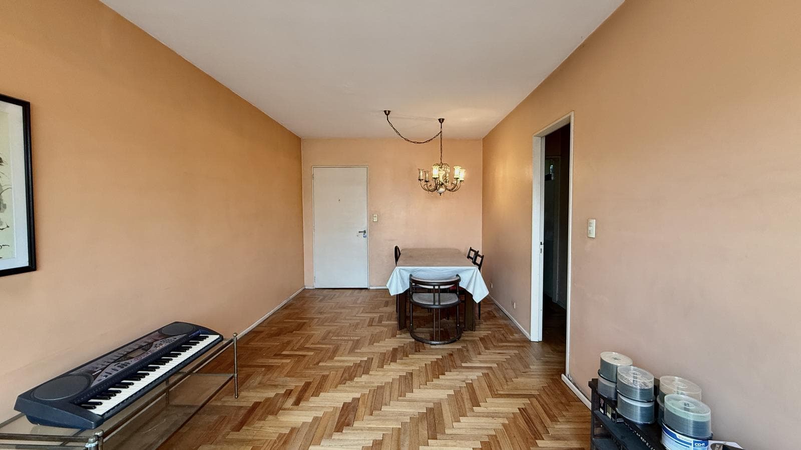 4-Bedroom Apartment for Sale with Balcony and Storage Room in Caballito