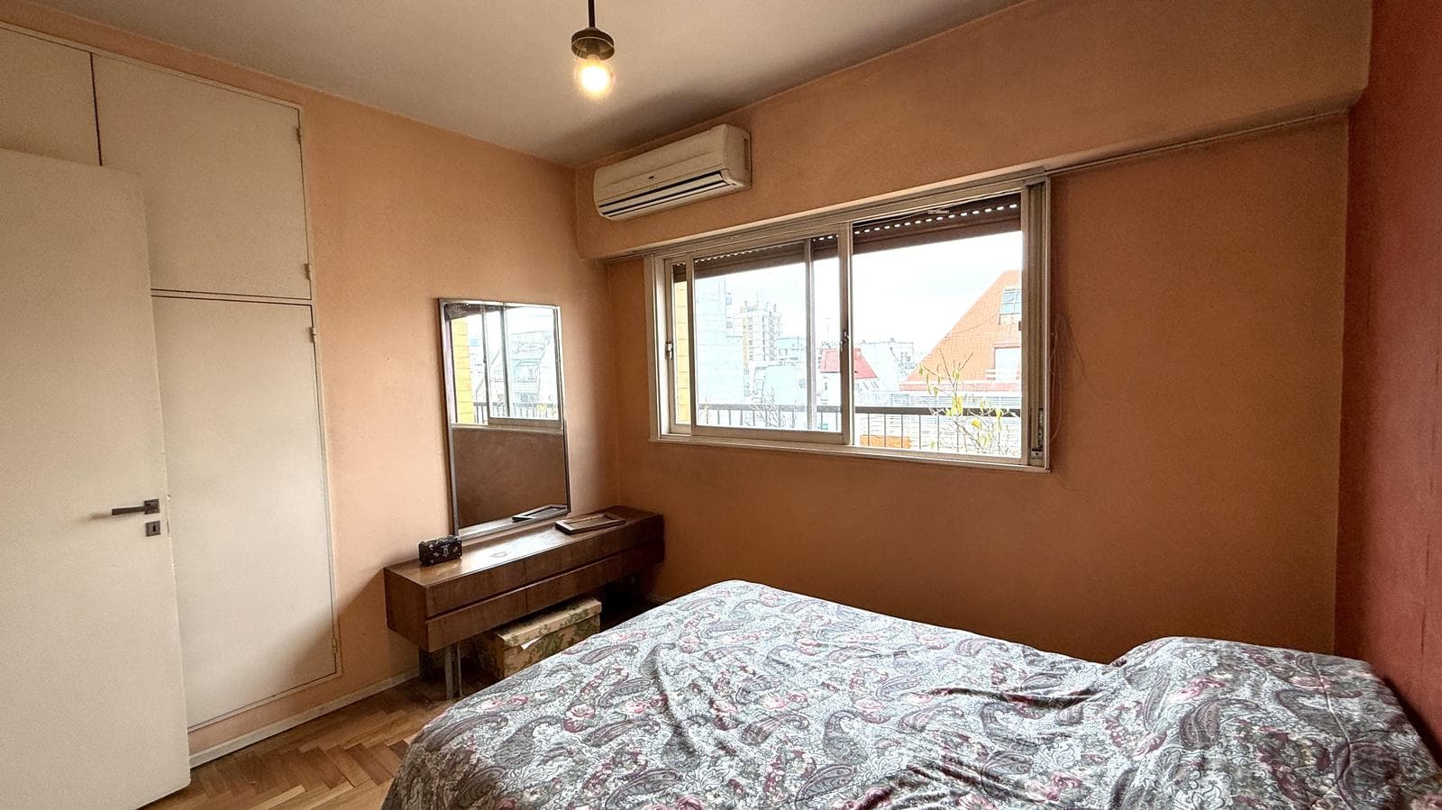 4-Bedroom Apartment for Sale with Balcony and Storage Room in Caballito