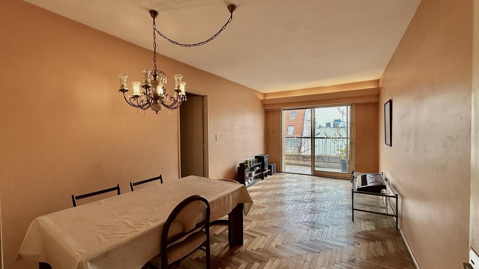 4-Bedroom Apartment for Sale with Balcony and Storage Room in Caballito