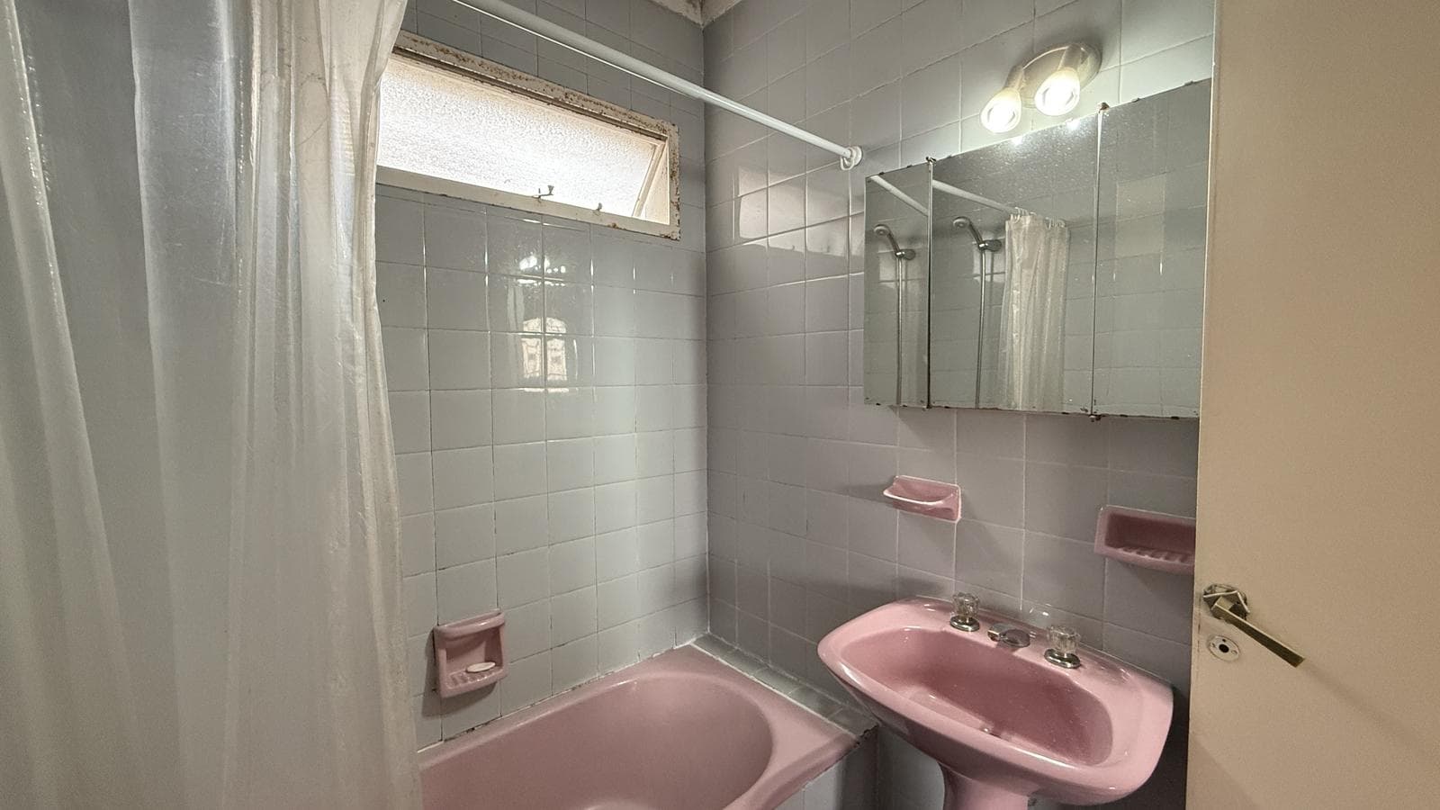 4-Bedroom Apartment for Sale with Balcony and Storage Room in Caballito
