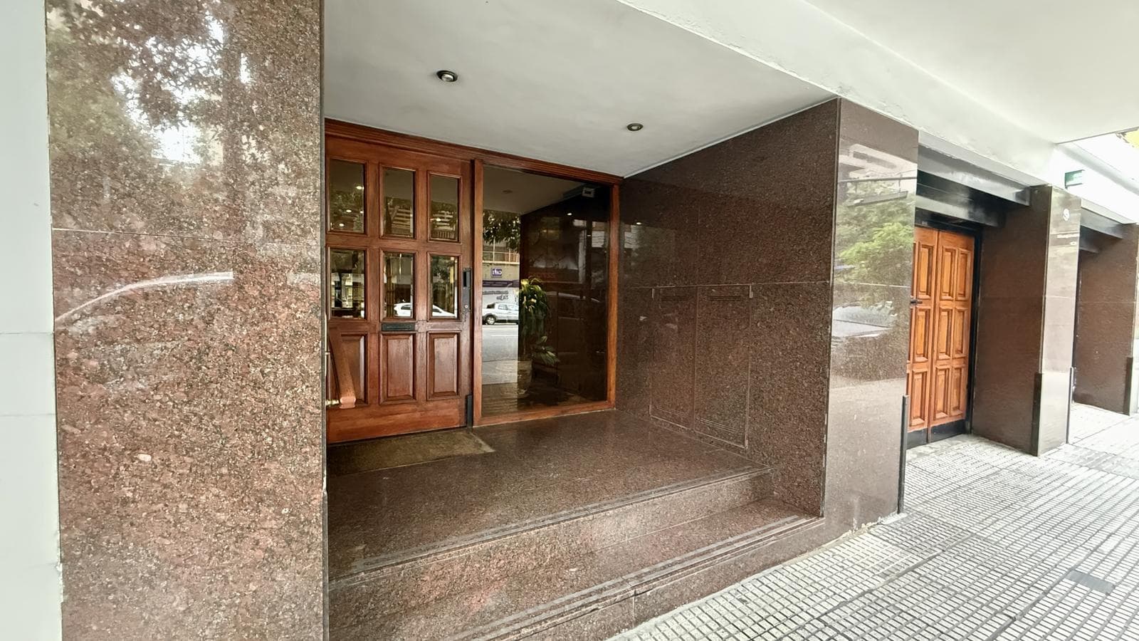 4-Bedroom Apartment for Sale with Balcony and Storage Room in Caballito
