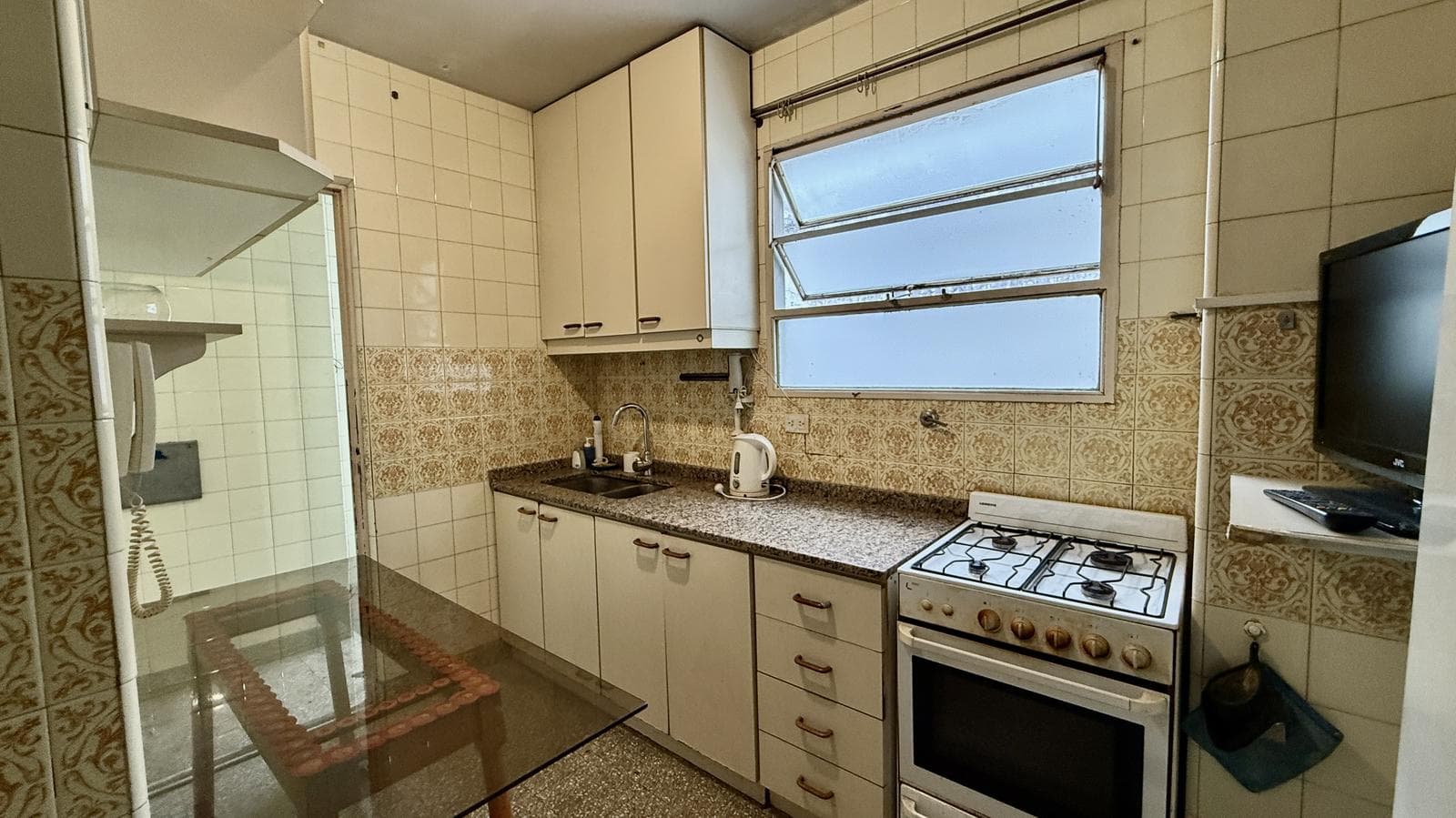4-Bedroom Apartment for Sale with Balcony and Storage Room in Caballito