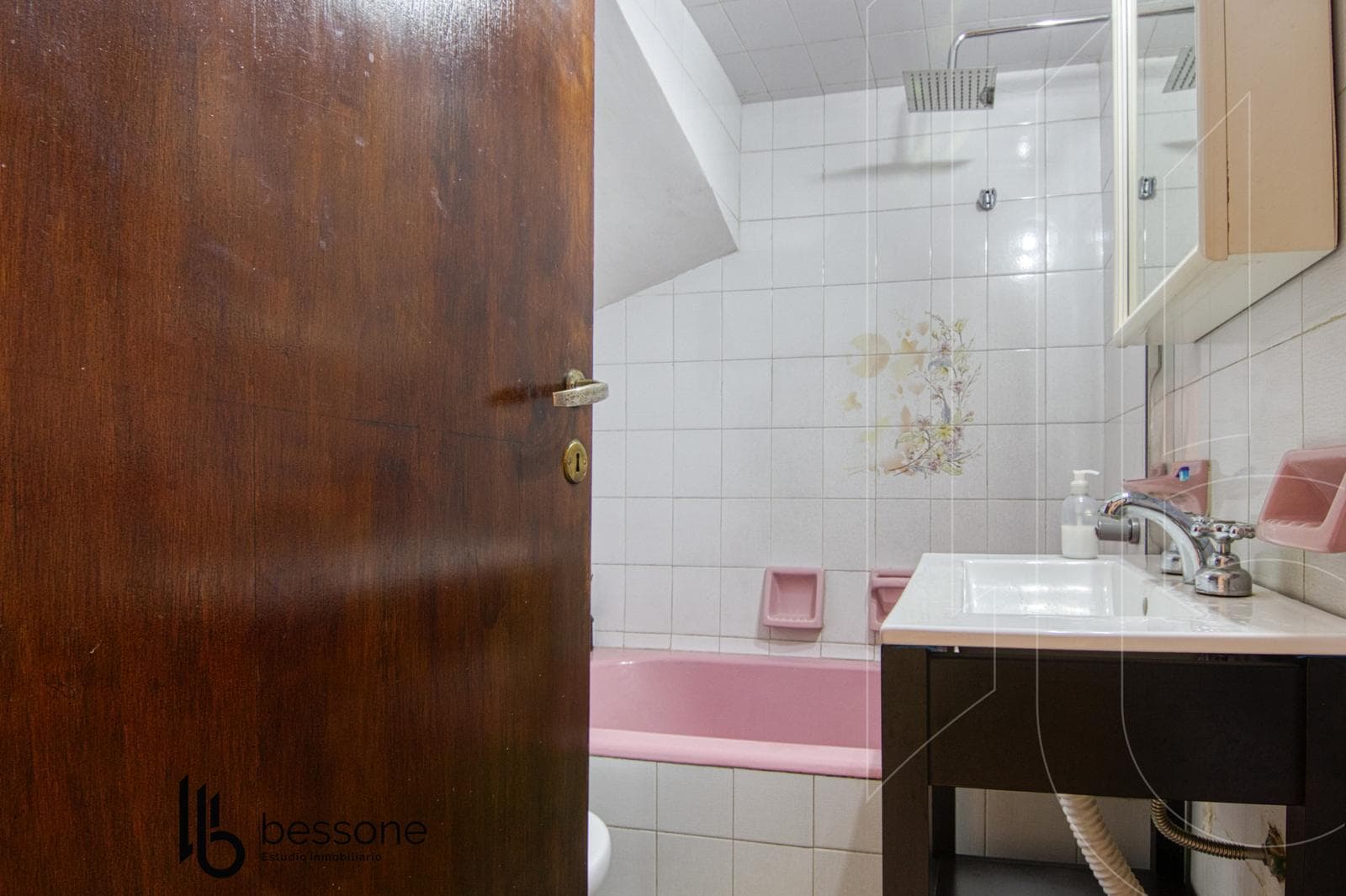 5-room house and street-facing commercial space in Nueva Pompeya