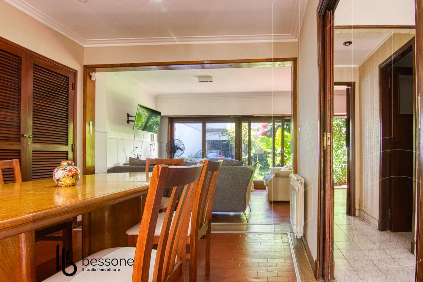 5-room house and street-facing commercial space in Nueva Pompeya