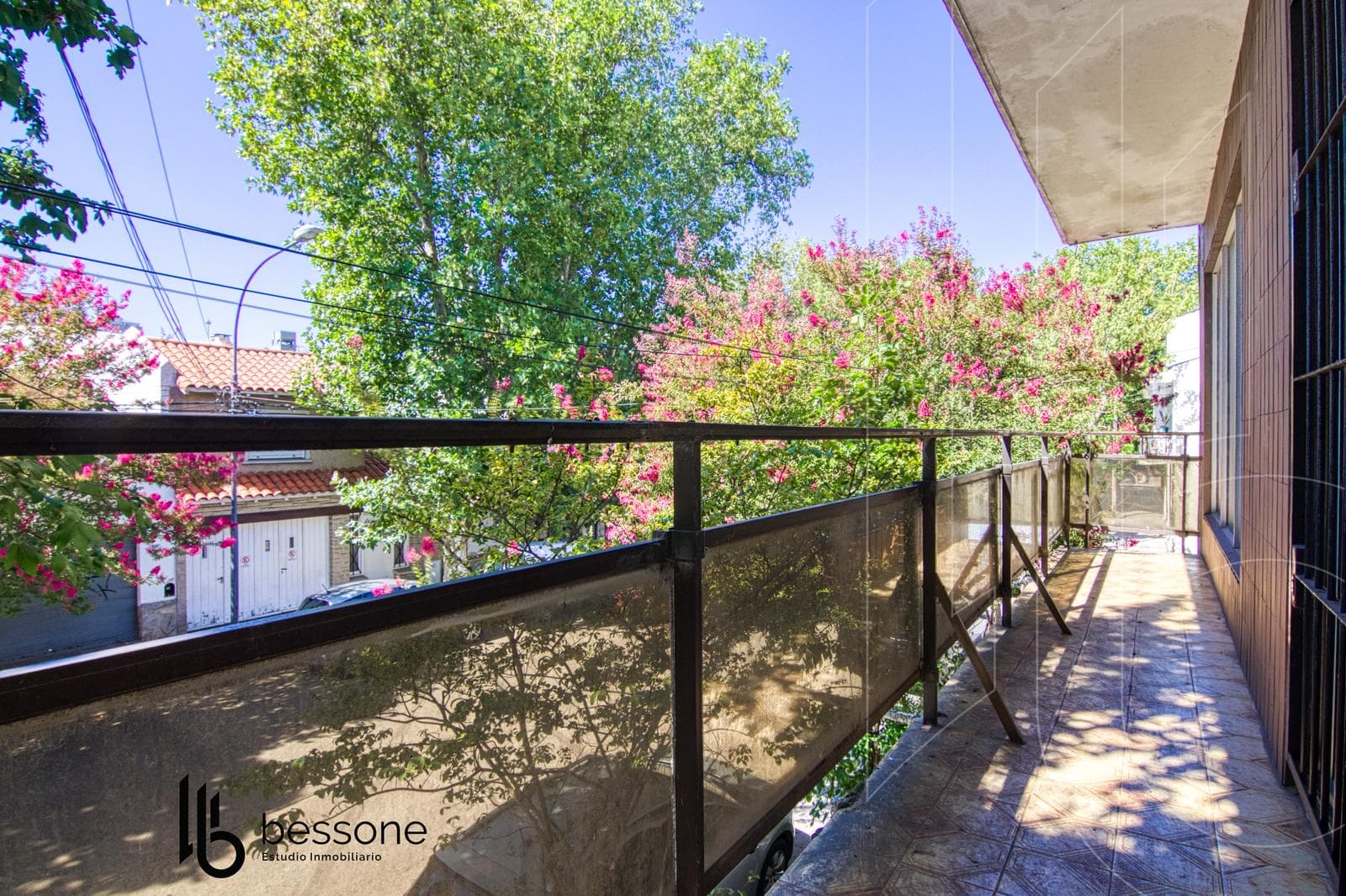 5-room house and street-facing commercial space in Nueva Pompeya