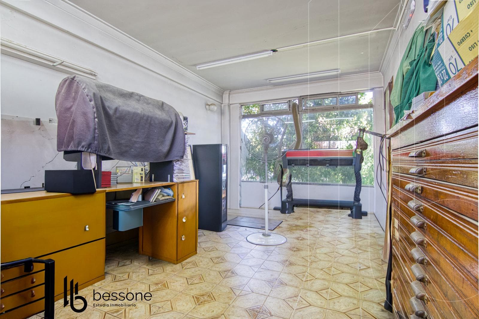 5-room house and street-facing commercial space in Nueva Pompeya