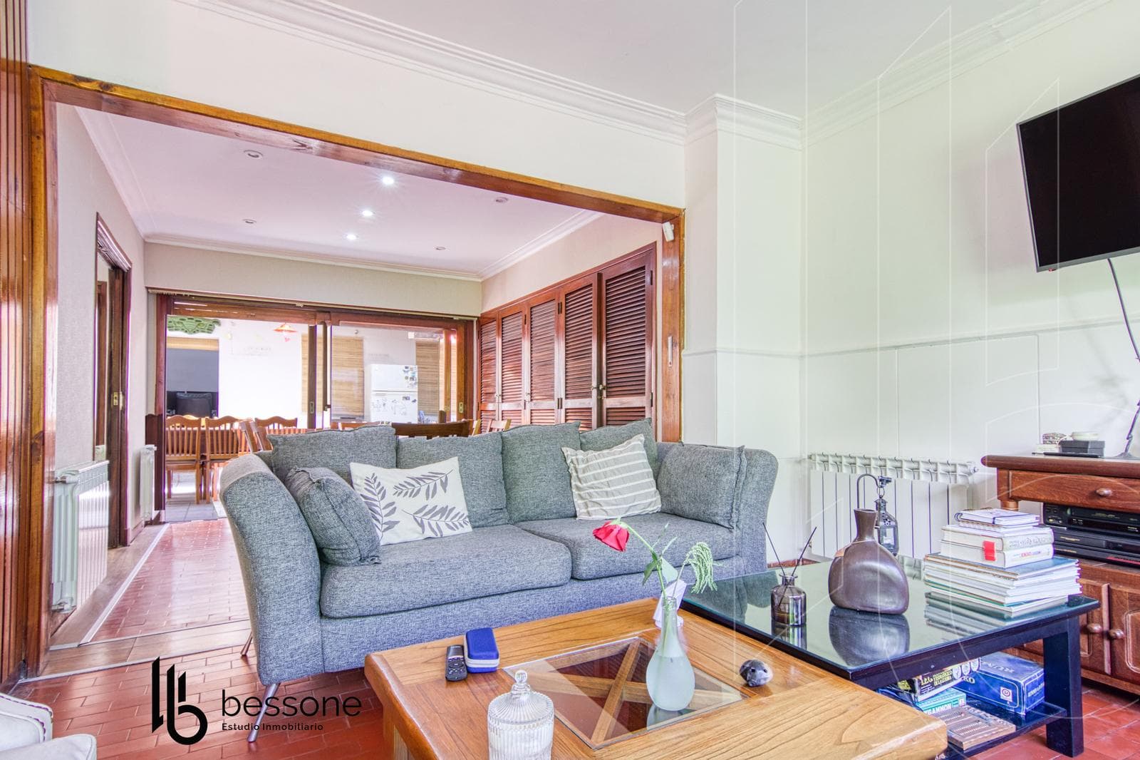 5-room house and street-facing commercial space in Nueva Pompeya