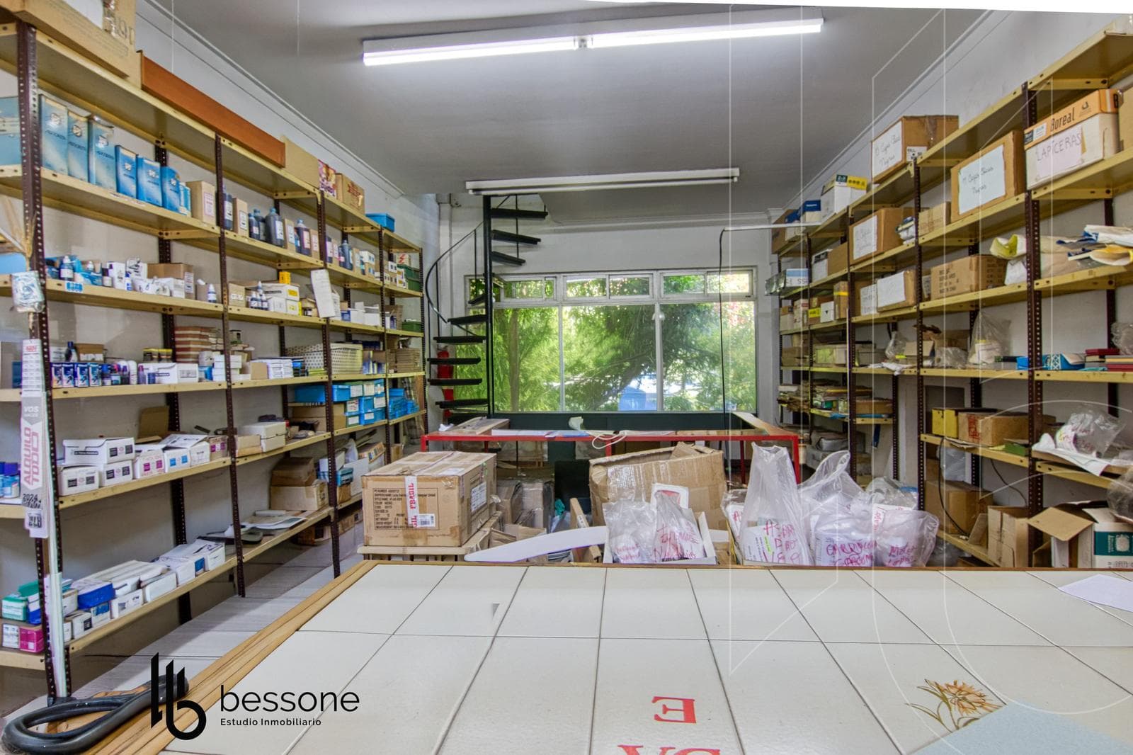 5-room house and street-facing commercial space in Nueva Pompeya