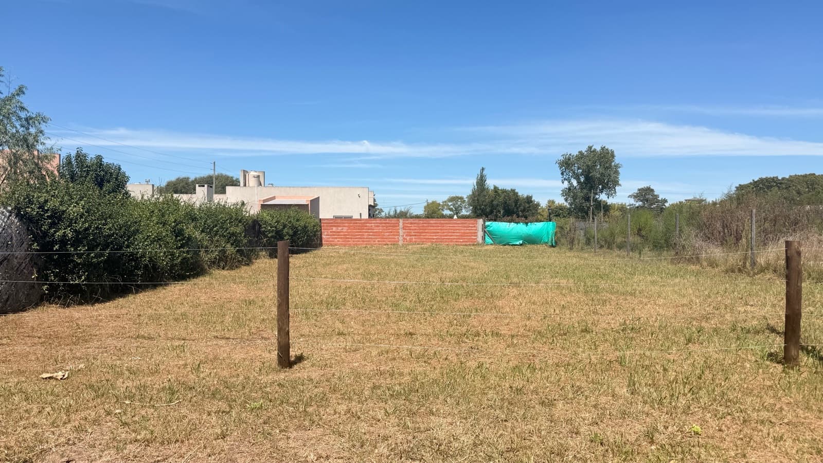 Located in a rapidly growing area, this lot represents an ideal opportunity both to build your own home and to make a forward-thinking investment.