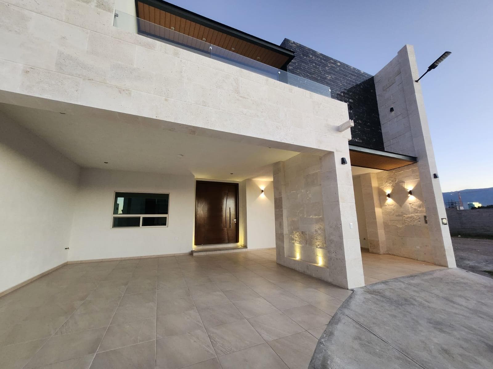 House for Sale in the Rincón de Alcántara Subdivision, Northeast of Saltillo