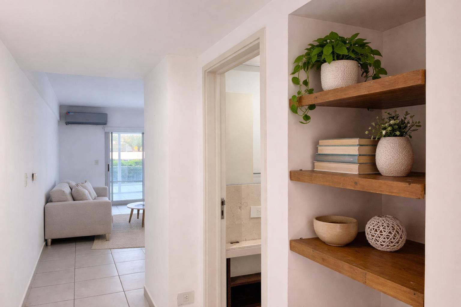 2-Bedroom Ground-Floor House for Rent - Portezuelo, Nordelta