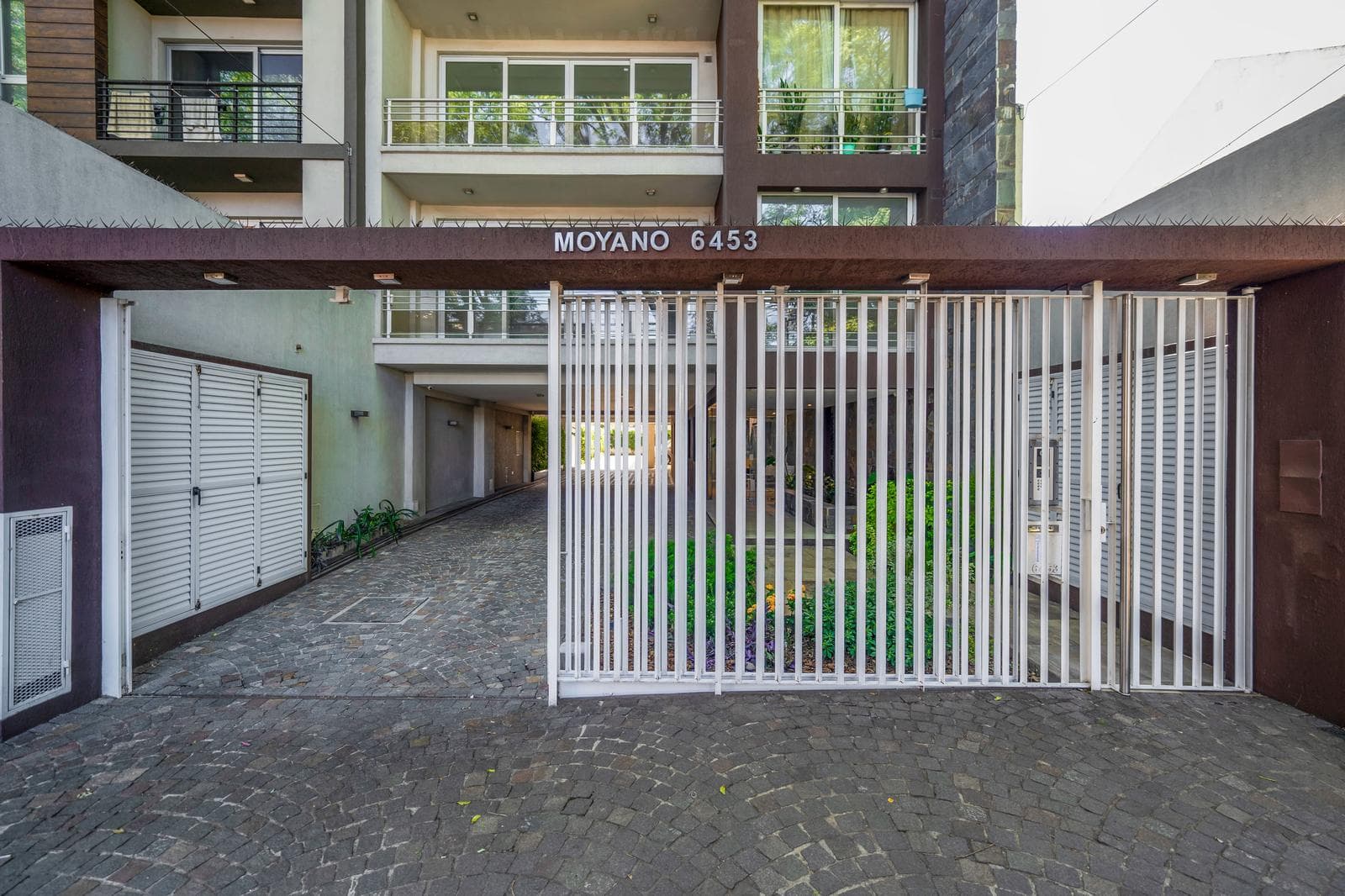 Parking Space for Sale in the Moyano Building, Ciudad Jardín