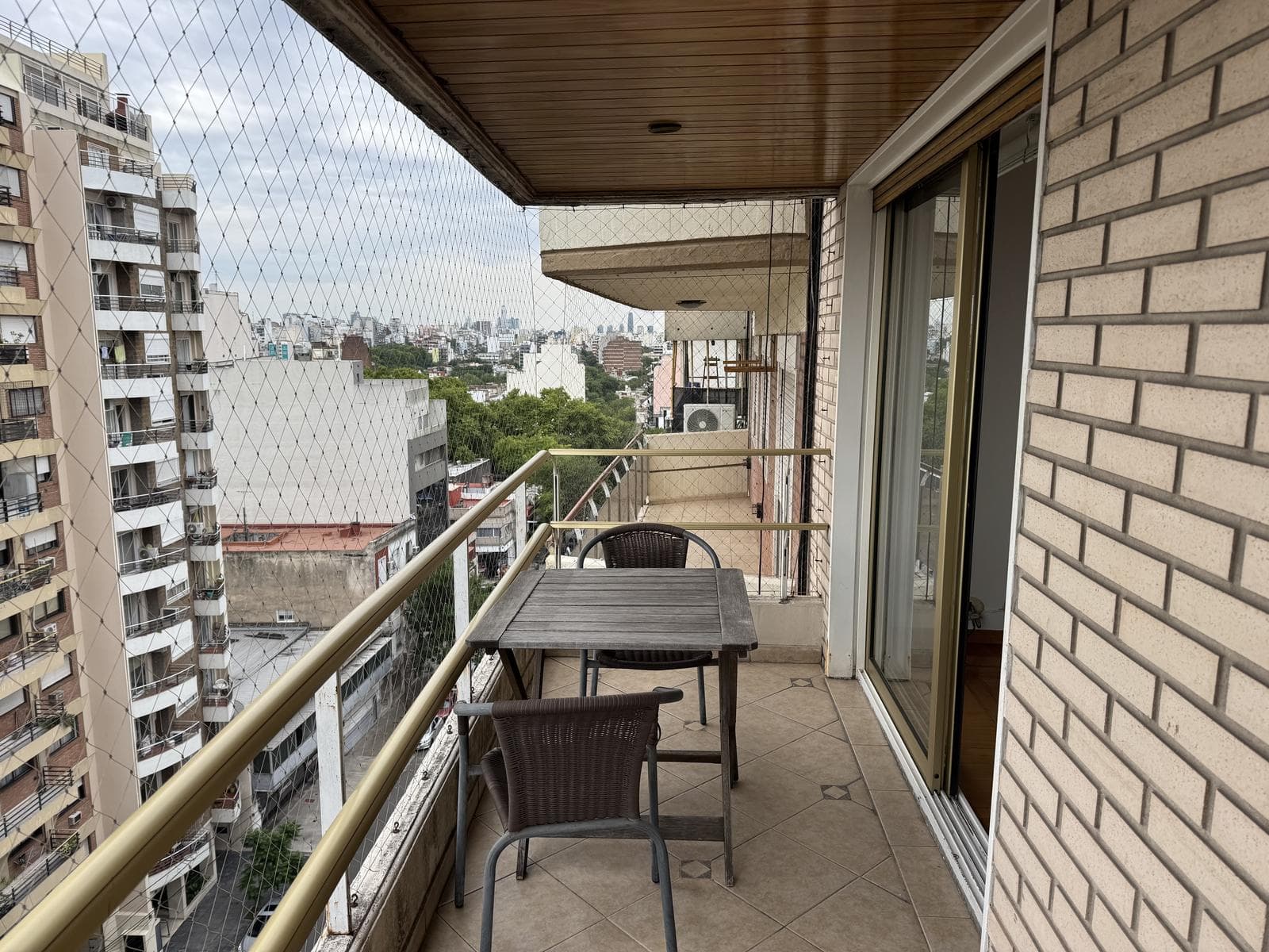 Boedo | 9th floor, facing the street | 4 rooms | 86 m² | Private landing | Balcony and view