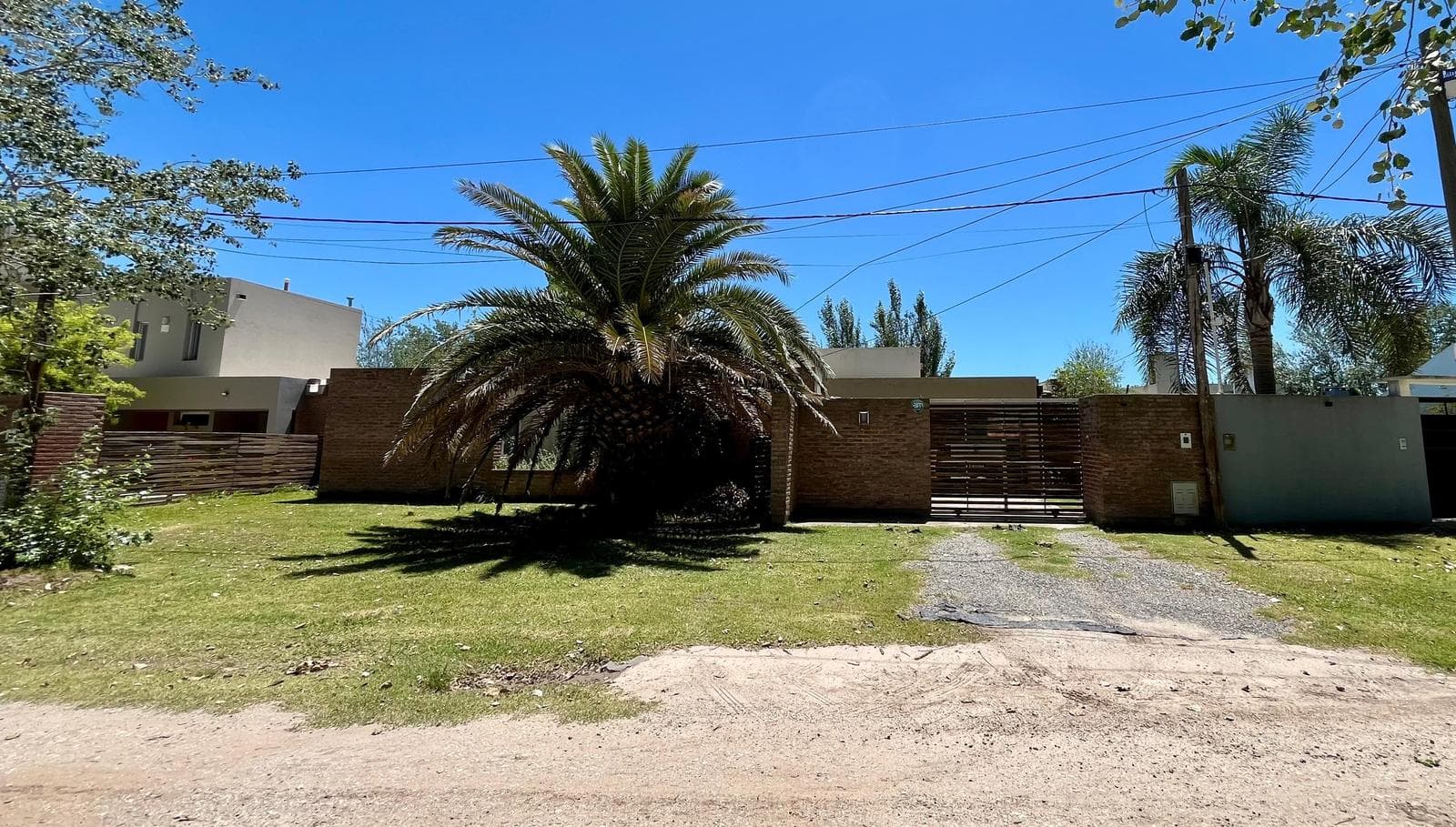 FOR SALE: 2-Bedroom House in the Barrio de las Piletas Neighborhood - Cañada de Gomez, Santa Fe