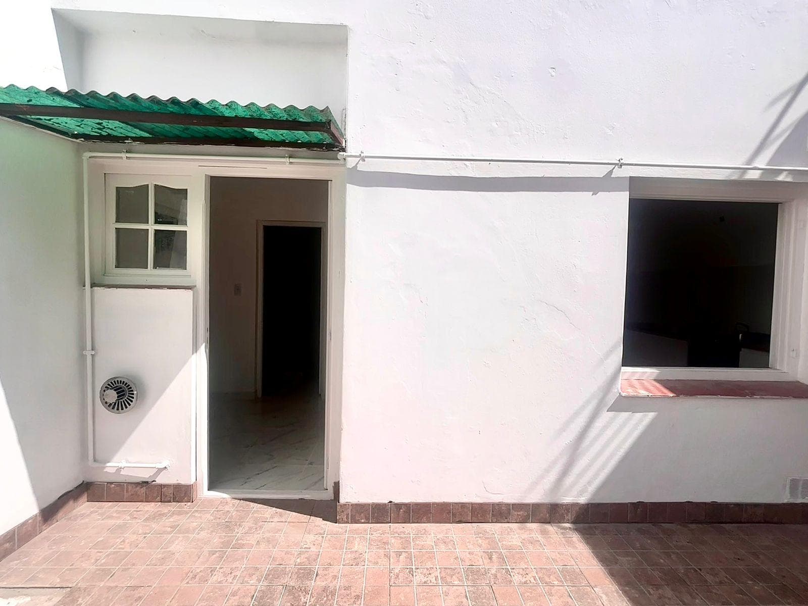 Photos of 2 rooms