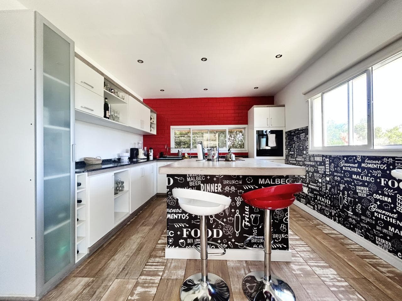 Bright House for Sale in Puertos del Lago Ceibos - Garden, Pool, BBQ -