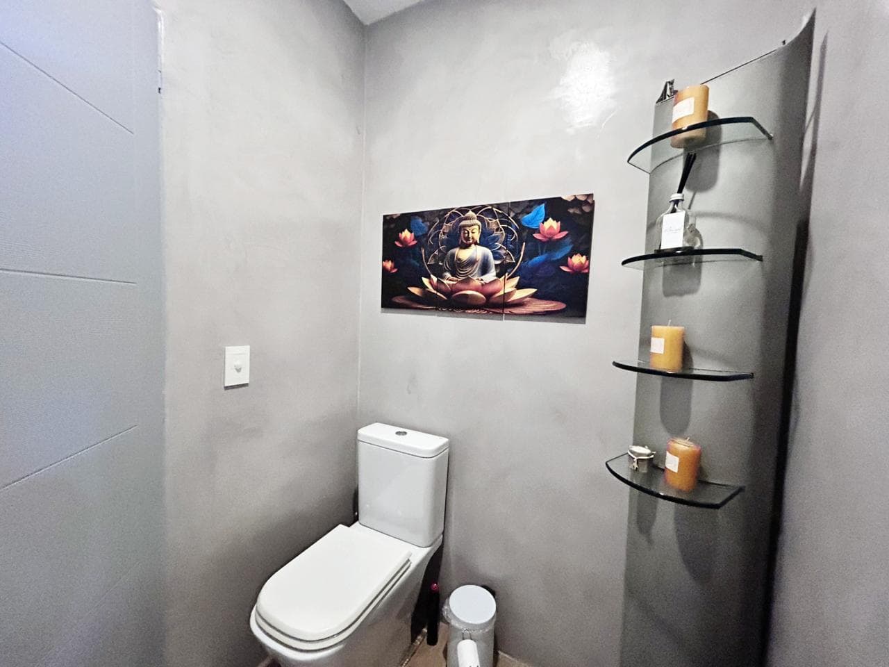 Bright House for Sale in Puertos del Lago Ceibos - Garden, Pool, BBQ -