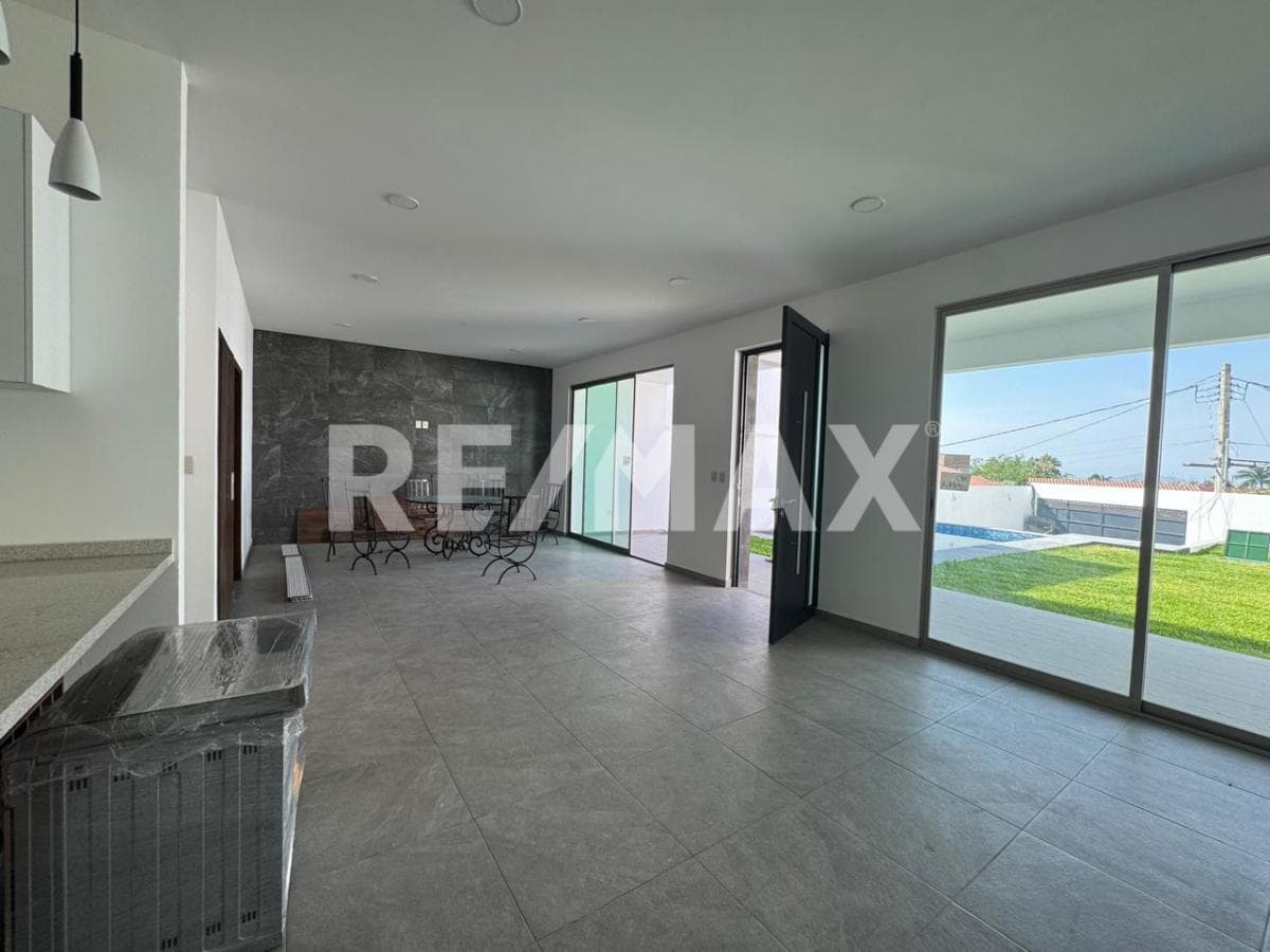 Burgos Subdivision, Detached House with Pool