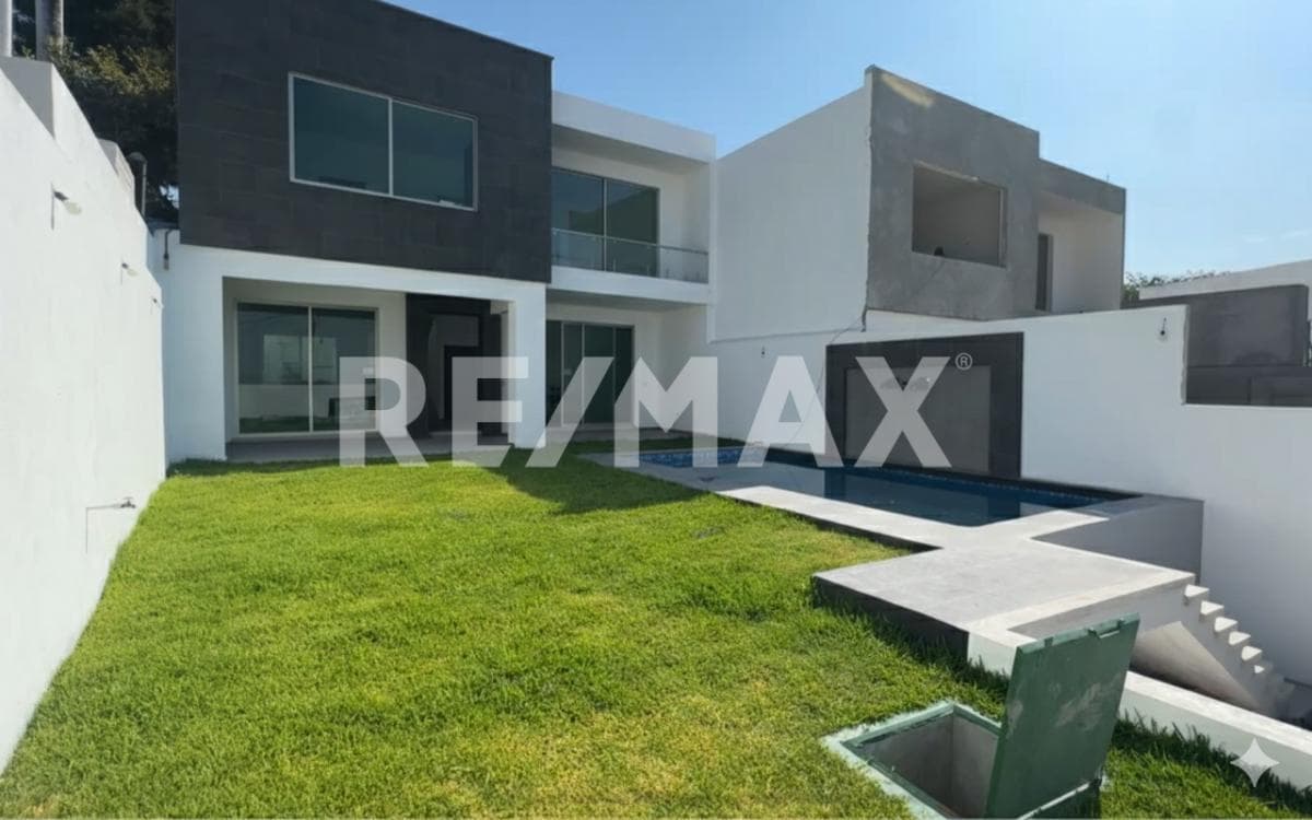 Burgos Subdivision, Detached House with Pool