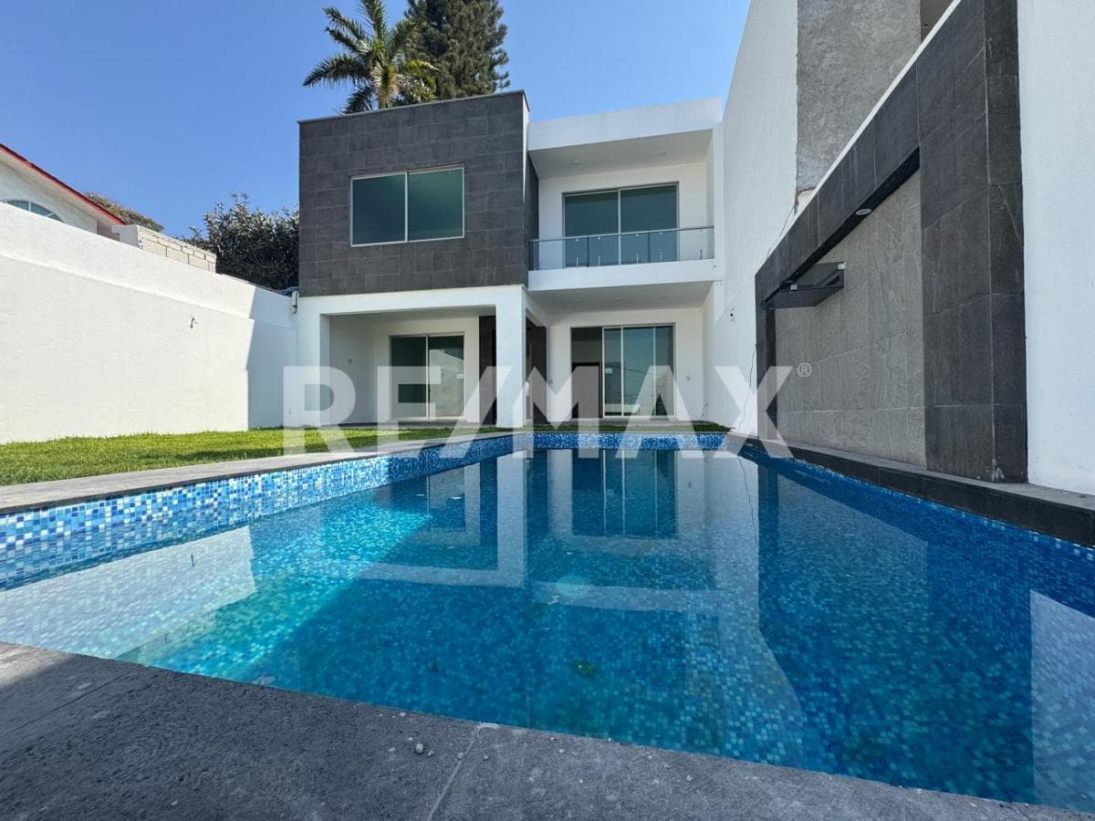 Burgos Subdivision, Detached House with Pool