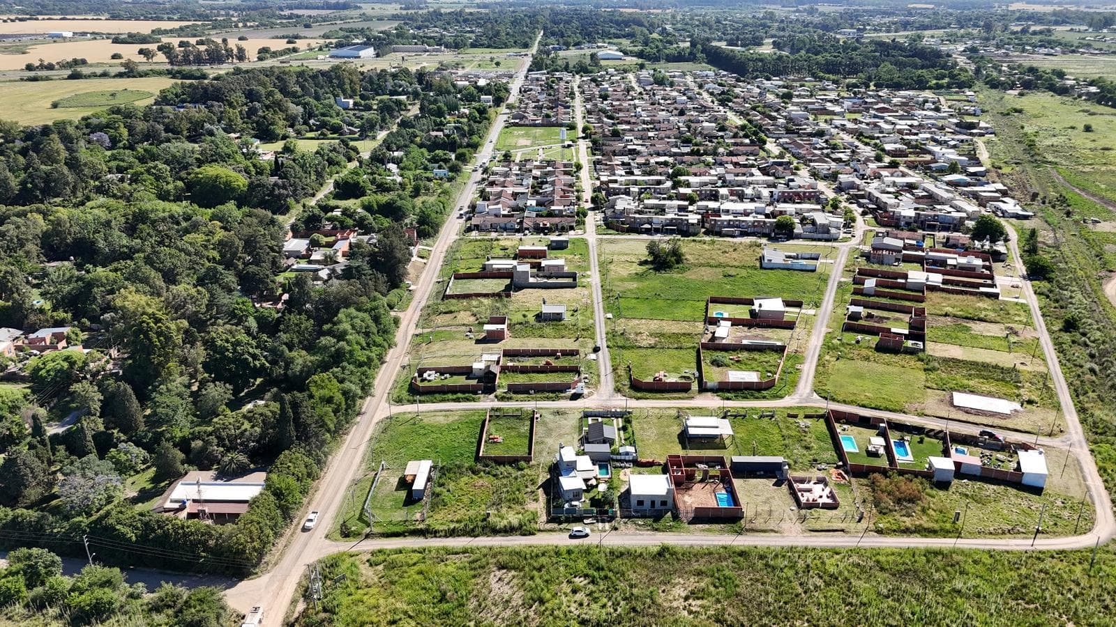 Land for Sale, totaling 603 m2. Las Mercedes, Barrio Abierto in Zárate