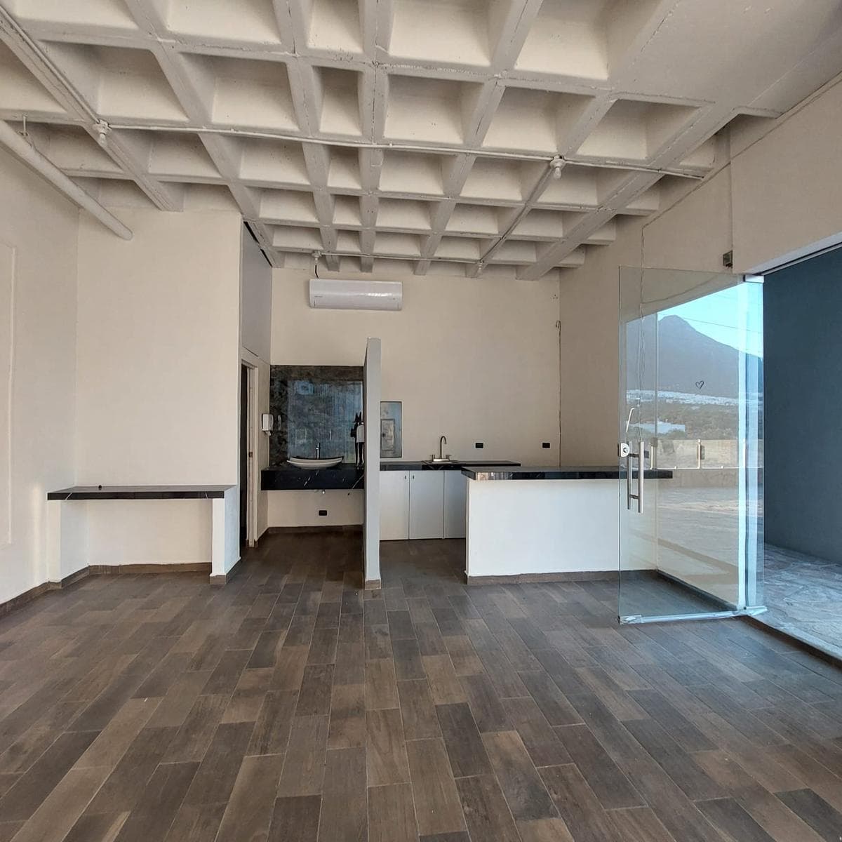 COMMERCIAL SPACE FOR RENT AT ESPACIO CUMBRES