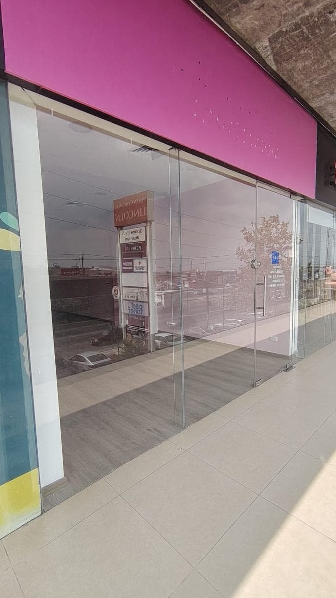 COMMERCIAL SPACE FOR RENT AT ESPACIO CUMBRES