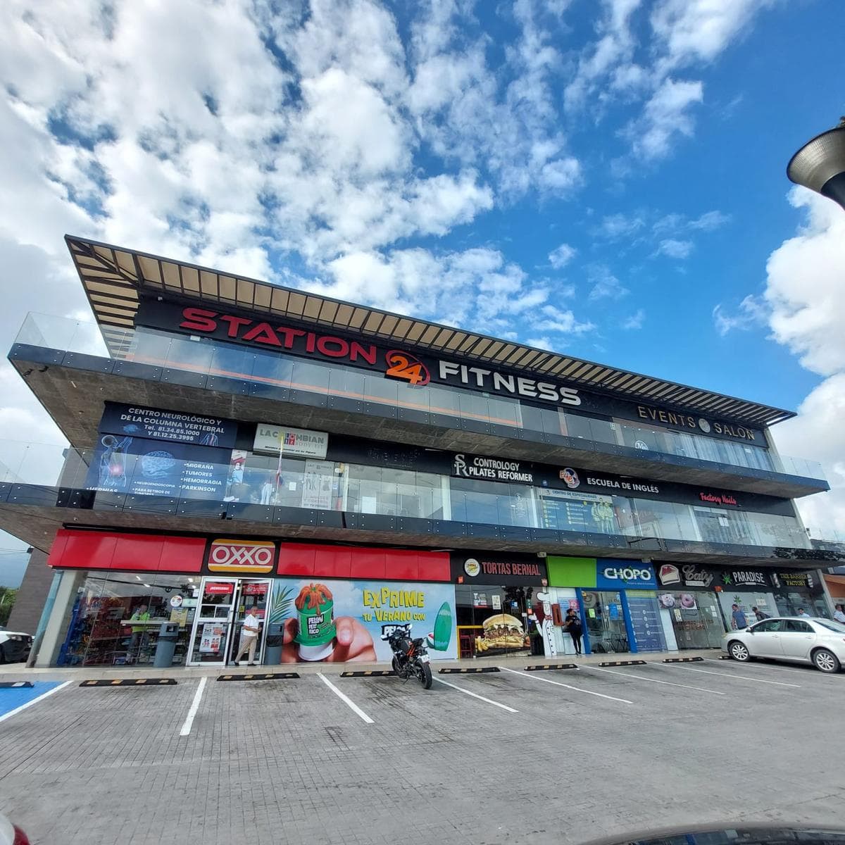 COMMERCIAL SPACE FOR RENT AT ESPACIO CUMBRES