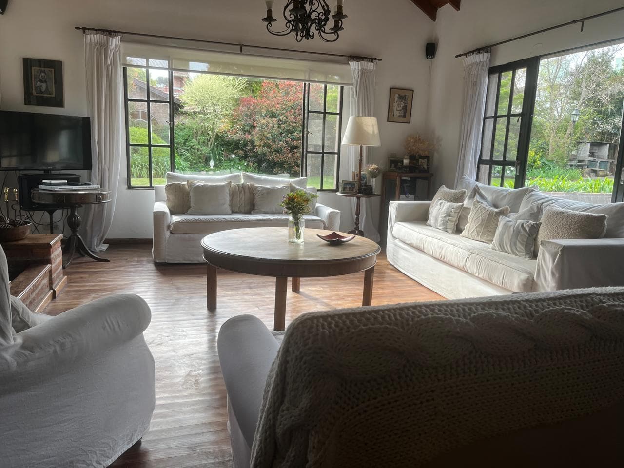 Beautiful Country House for Short-Term Rent in Bella Vista