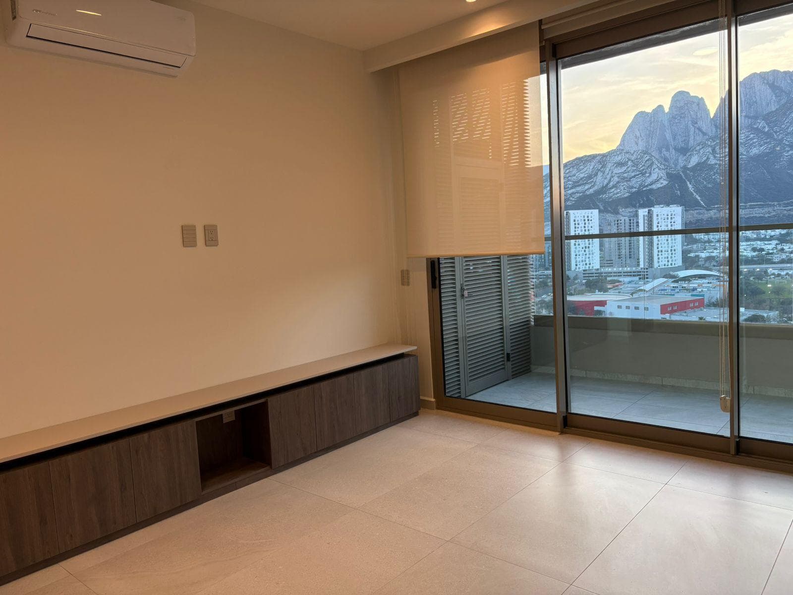 WEST TOWER APARTMENT VIA CORDILLERA