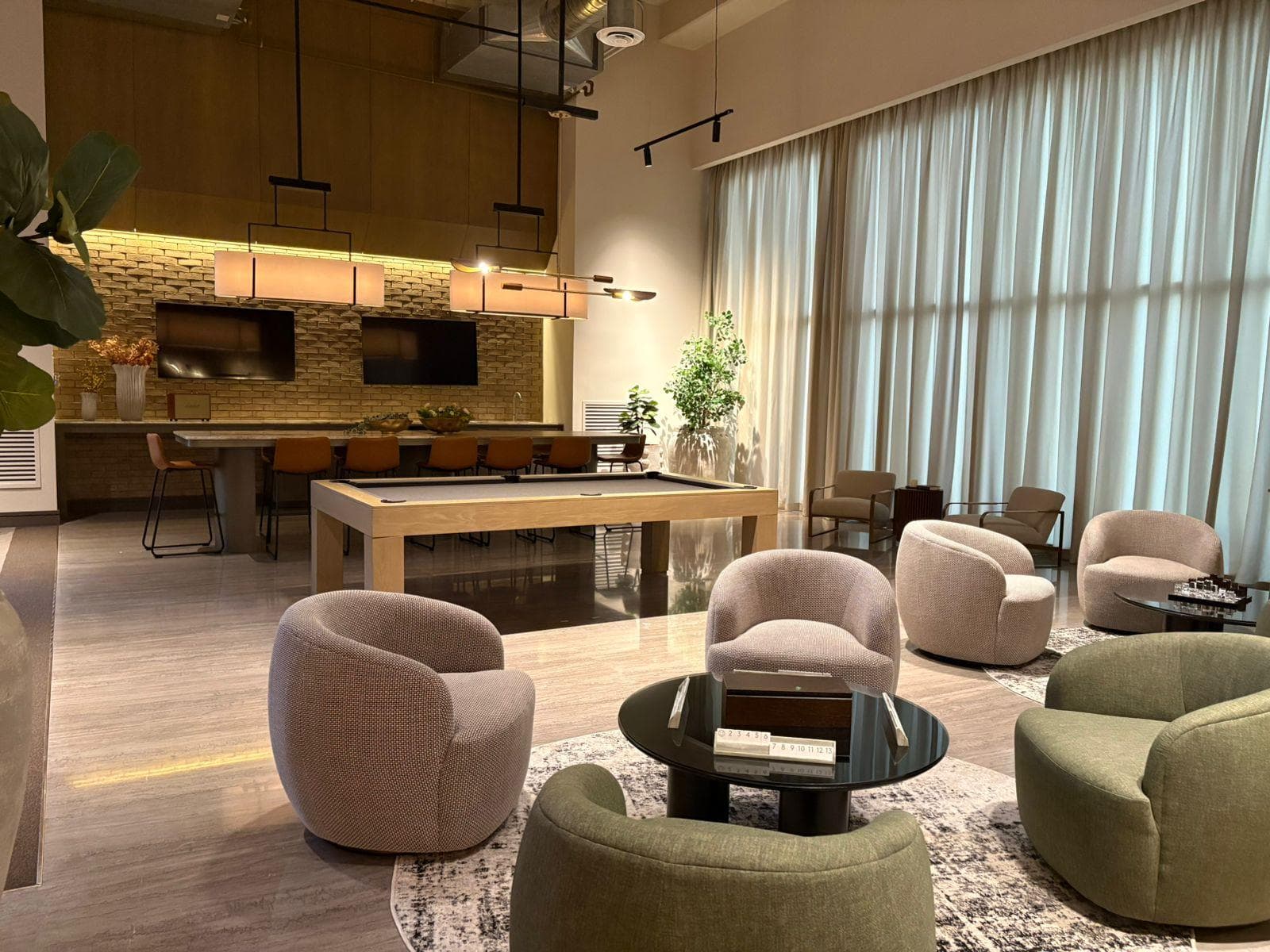 WEST TOWER APARTMENT VIA CORDILLERA