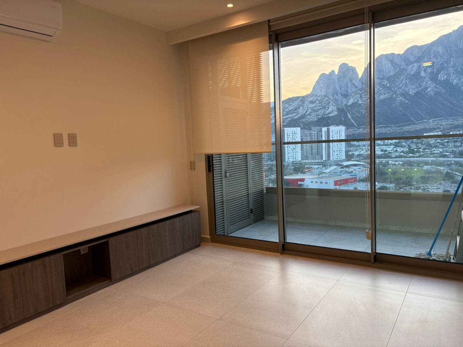 WEST TOWER APARTMENT VIA CORDILLERA
