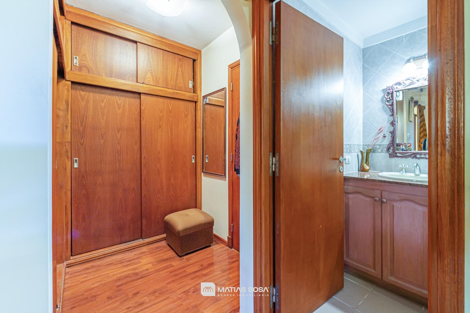 For Sale - House - 6 Rooms - Park and Barbecue Area - Caisamar Neighborhood