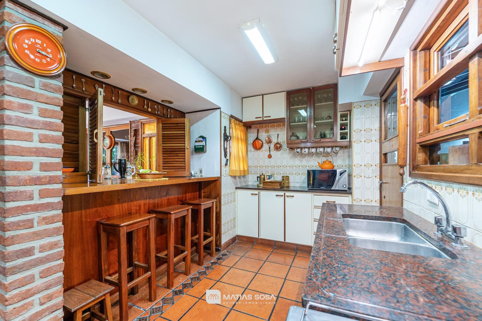 For Sale - House - 6 Rooms - Park and Barbecue Area - Caisamar Neighborhood