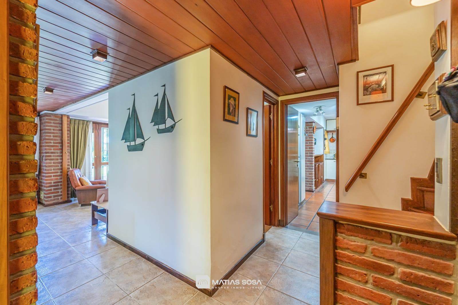 For Sale - House - 6 Rooms - Park and Barbecue Area - Caisamar Neighborhood