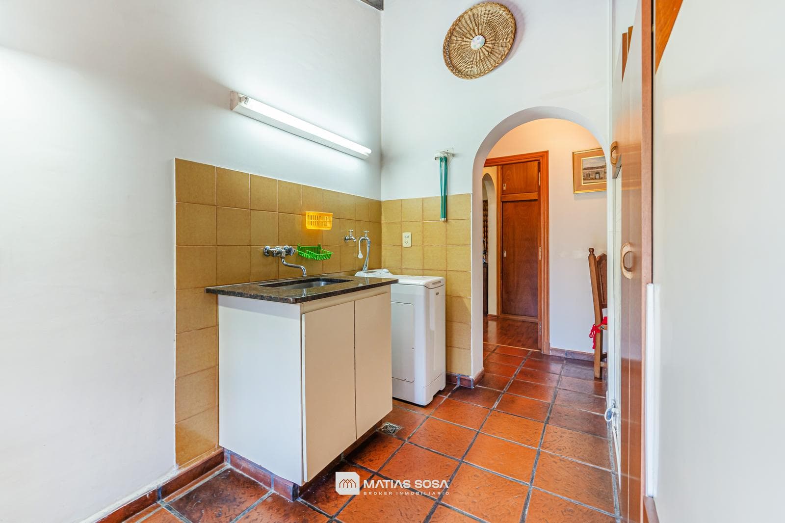 For Sale - House - 6 Rooms - Park and Barbecue Area - Caisamar Neighborhood