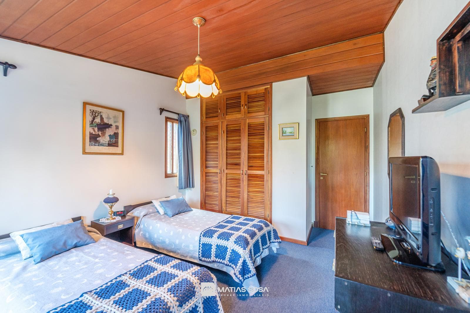 For Sale - House - 6 Rooms - Park and Barbecue Area - Caisamar Neighborhood