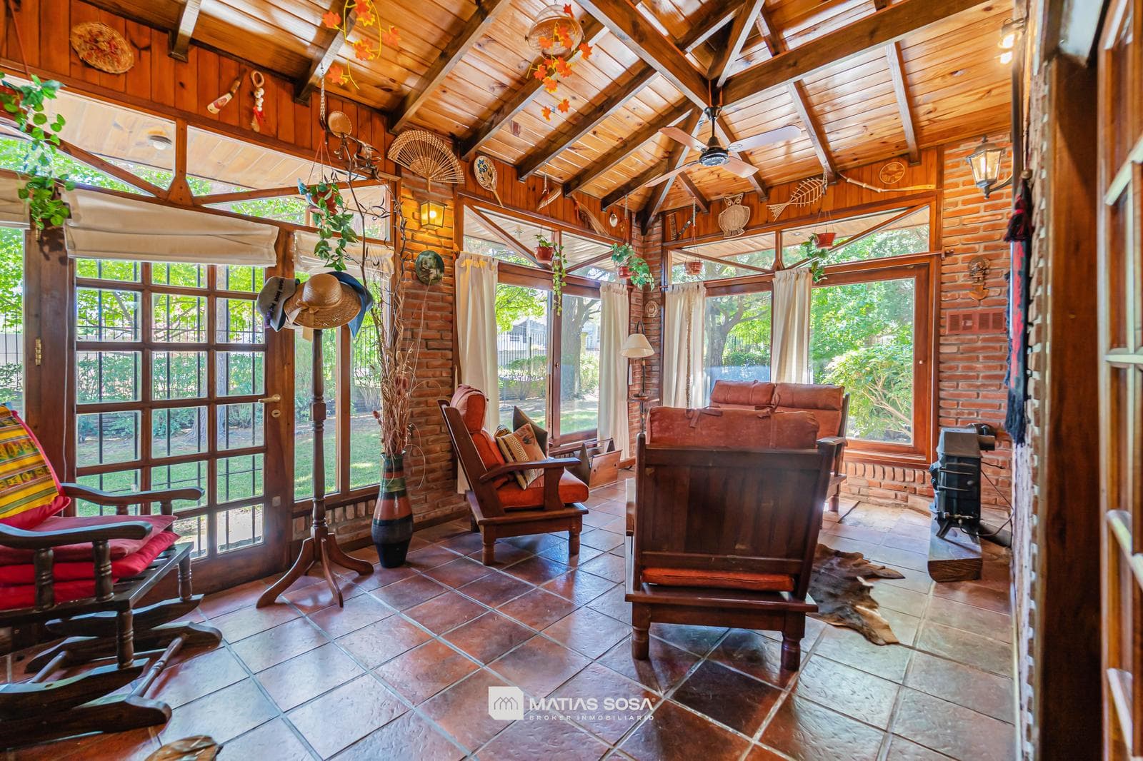 For Sale - House - 6 Rooms - Park and Barbecue Area - Caisamar Neighborhood