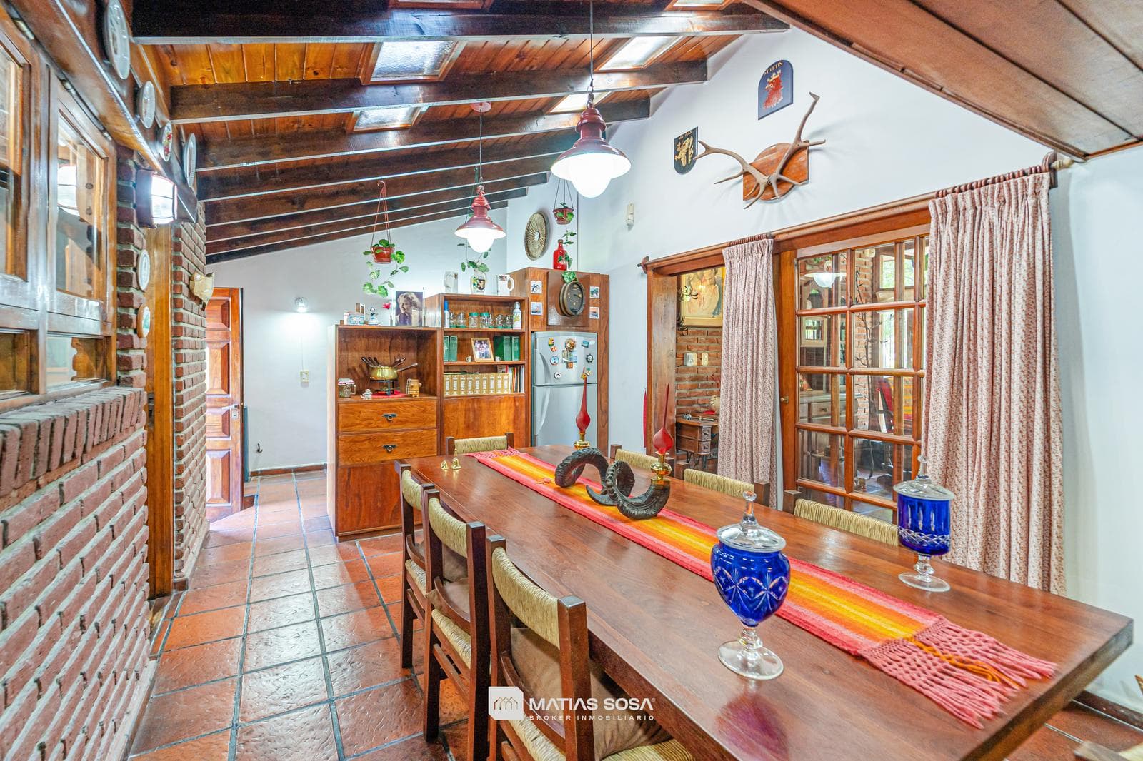 For Sale - House - 6 Rooms - Park and Barbecue Area - Caisamar Neighborhood