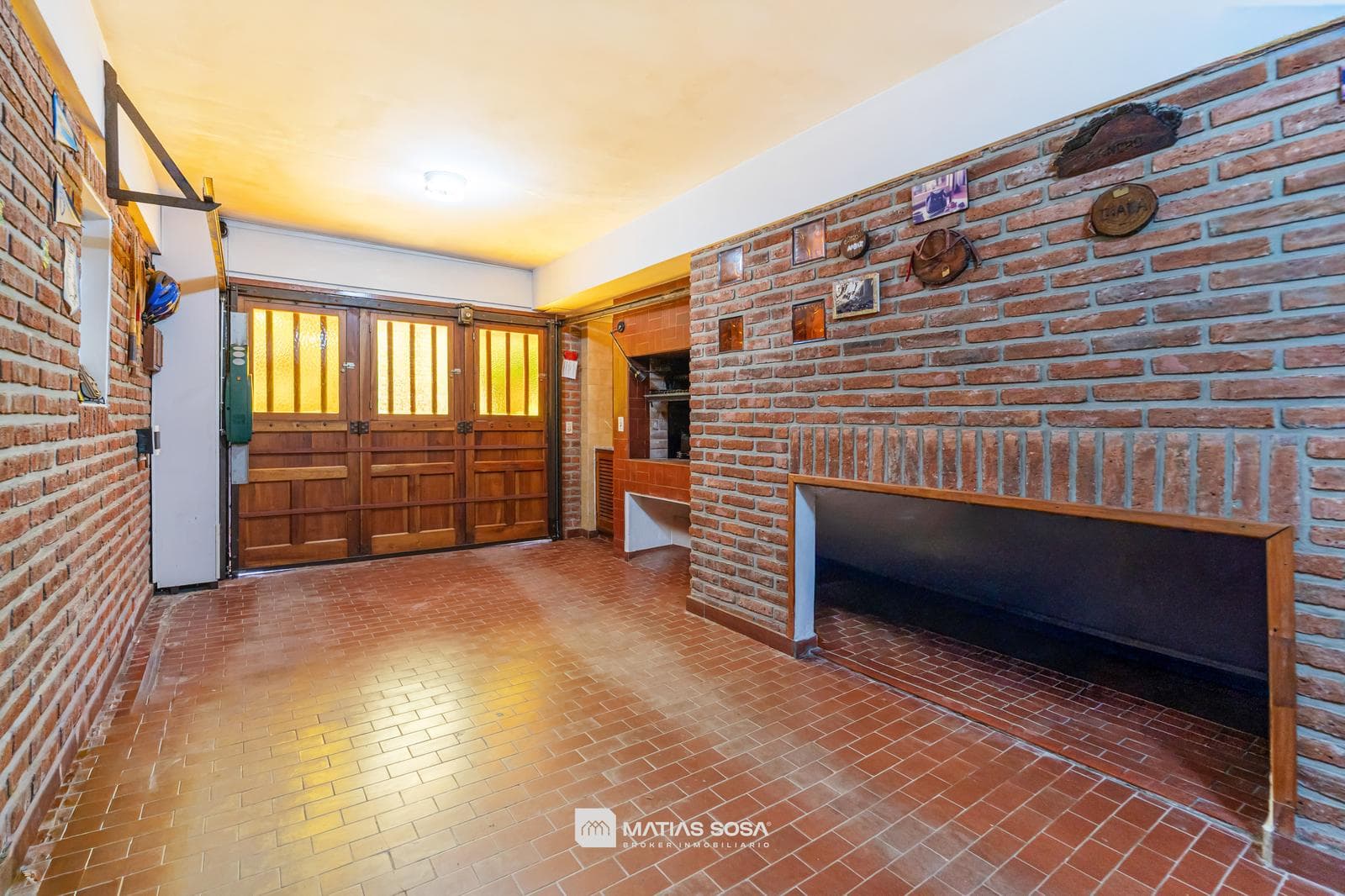 For Sale - House - 6 Rooms - Park and Barbecue Area - Caisamar Neighborhood
