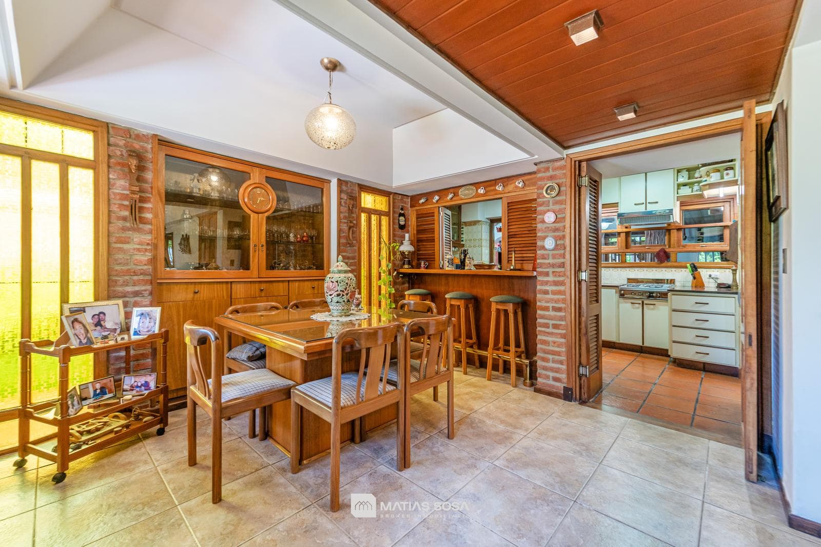 For Sale - House - 6 Rooms - Park and Barbecue Area - Caisamar Neighborhood