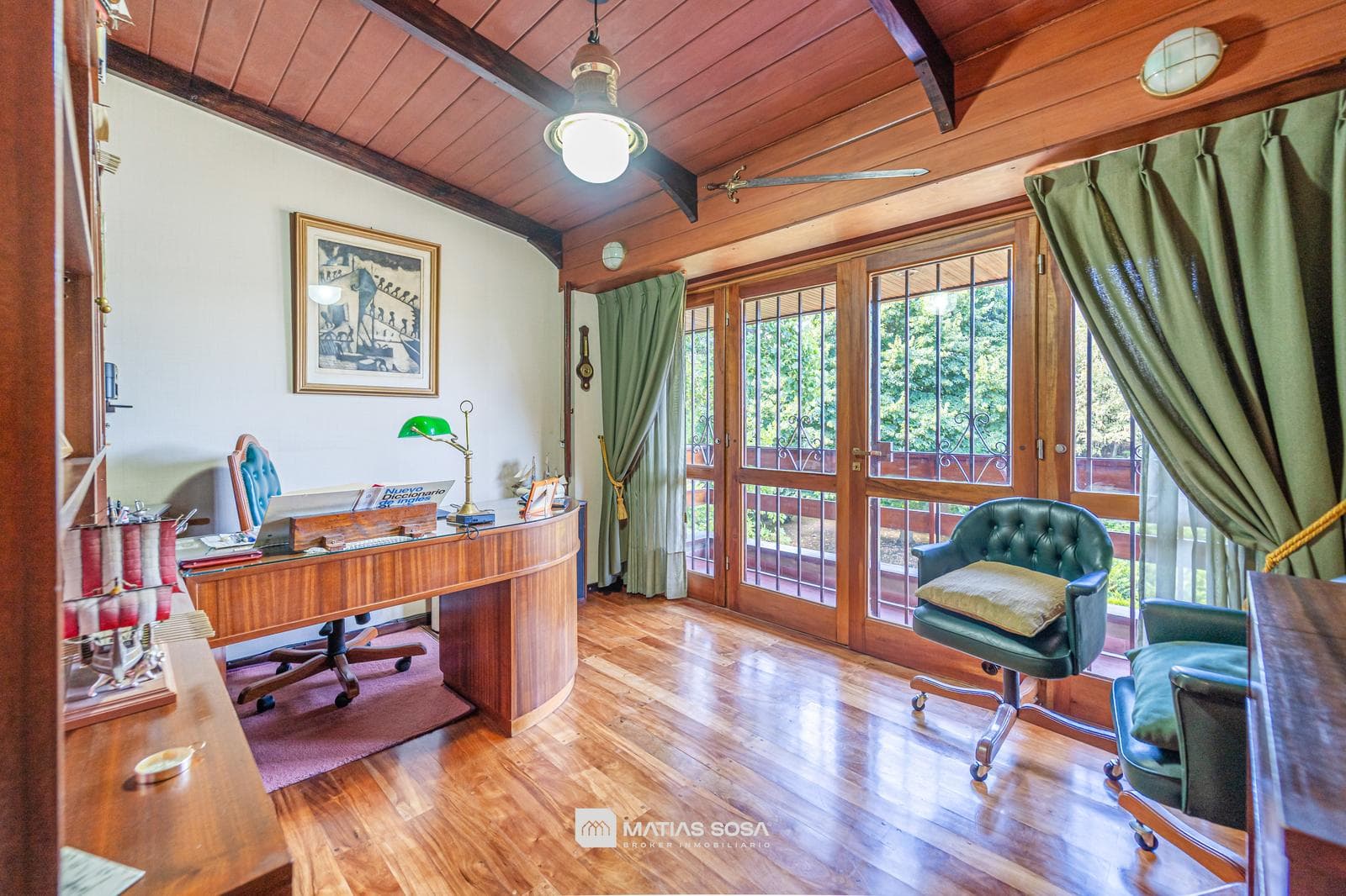 For Sale - House - 6 Rooms - Park and Barbecue Area - Caisamar Neighborhood