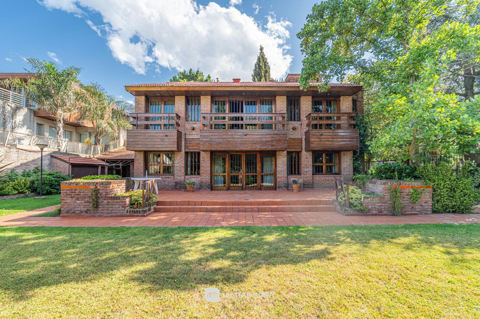 For Sale - House - 6 Rooms - Park and Barbecue Area - Caisamar Neighborhood