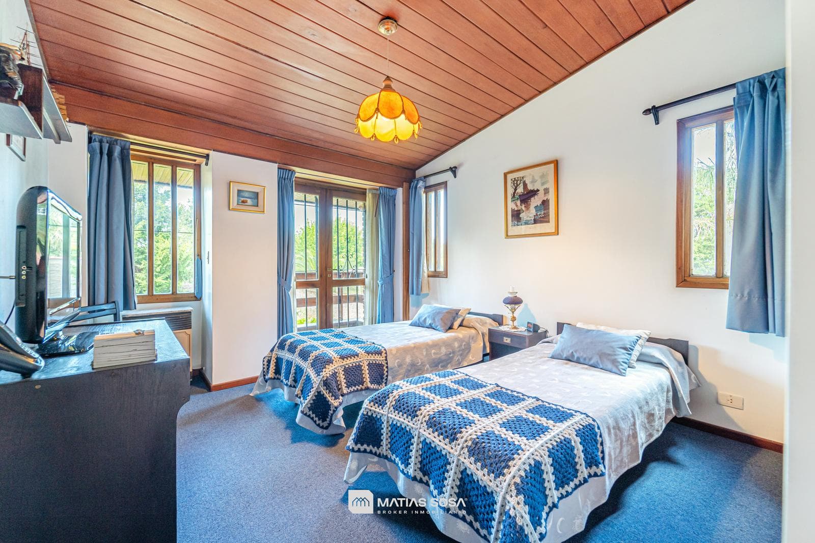 For Sale - House - 6 Rooms - Park and Barbecue Area - Caisamar Neighborhood