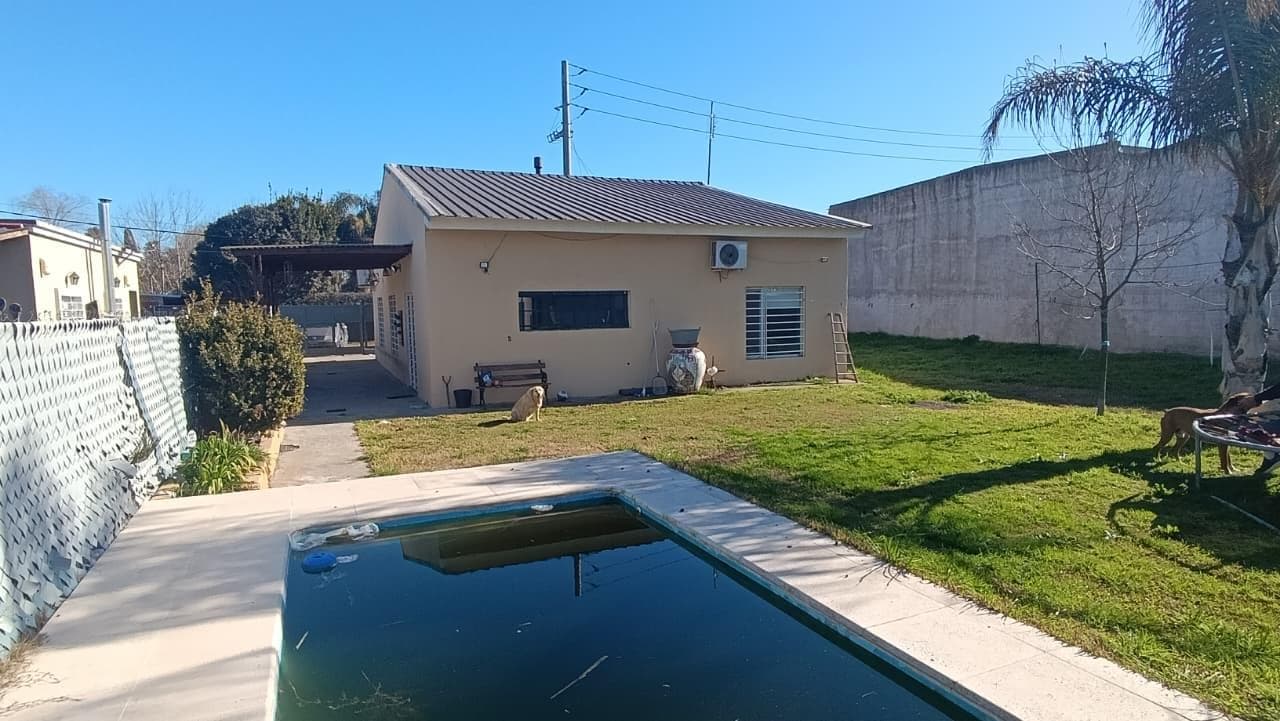 For Sale, House, 4 Rooms, Patio, Grill, Pool, 2 Parking Spaces, Francisco Alvarez, Moreno