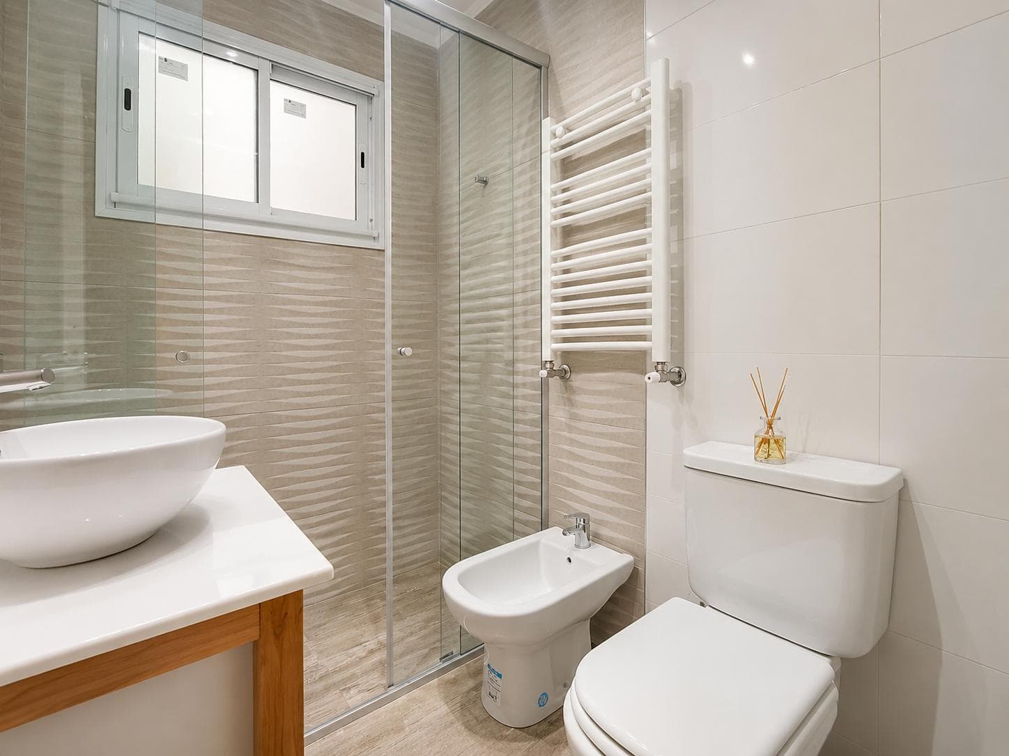 3-Room Apartment, Front-Facing, Renovated, Furnished, Chauvin