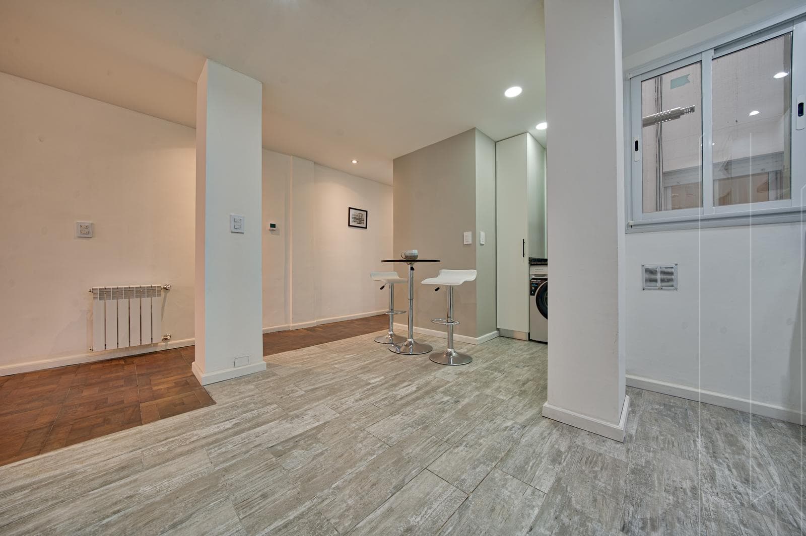 3-Room Apartment, Front-Facing, Renovated, Furnished, Chauvin