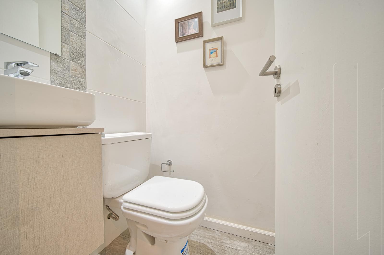 3-Room Apartment, Front-Facing, Renovated, Furnished, Chauvin