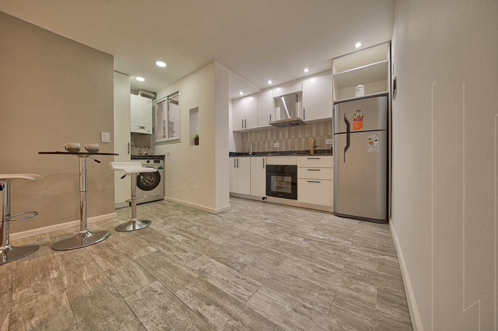 3-Room Apartment, Front-Facing, Renovated, Furnished, Chauvin